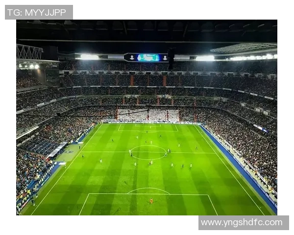 足球巨星炫酷拼接创意照片集锦展示球场内外独特魅力